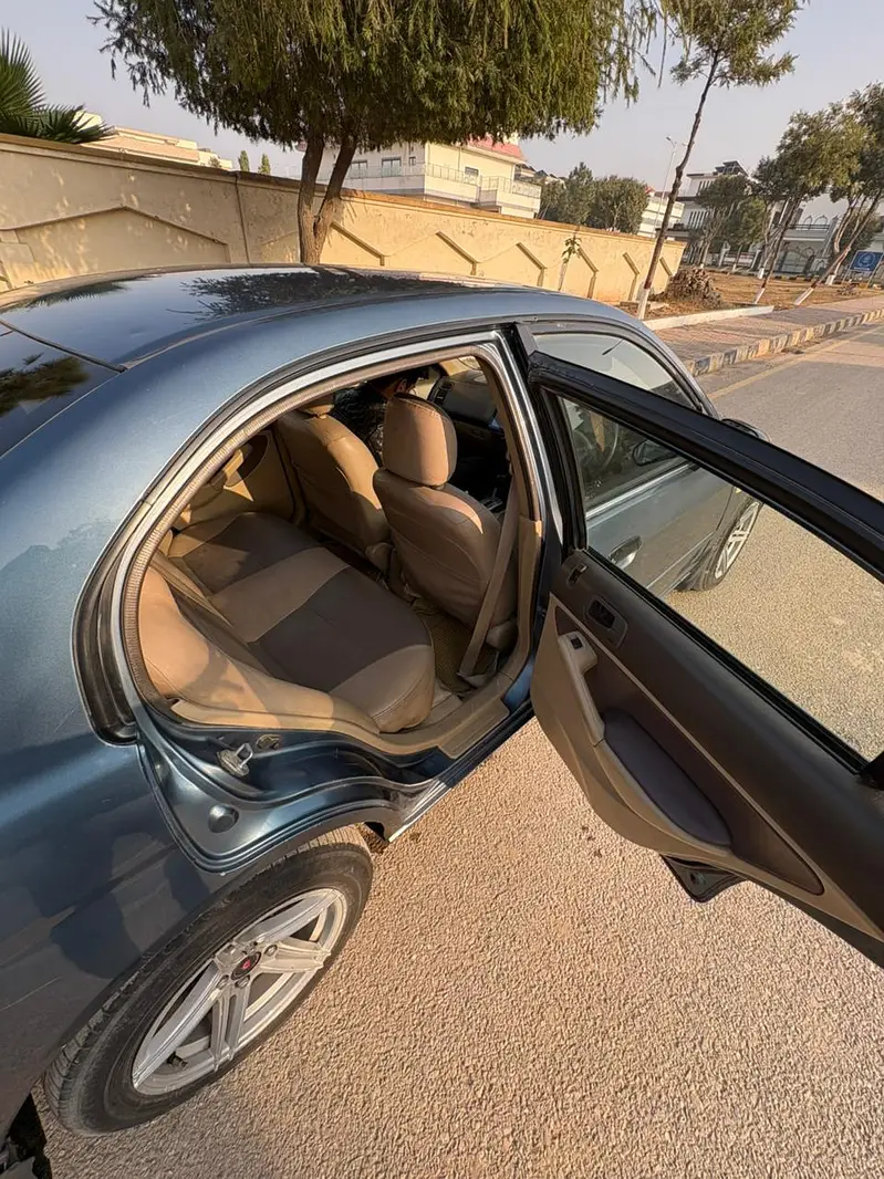 
								Honda Civic Exi full									